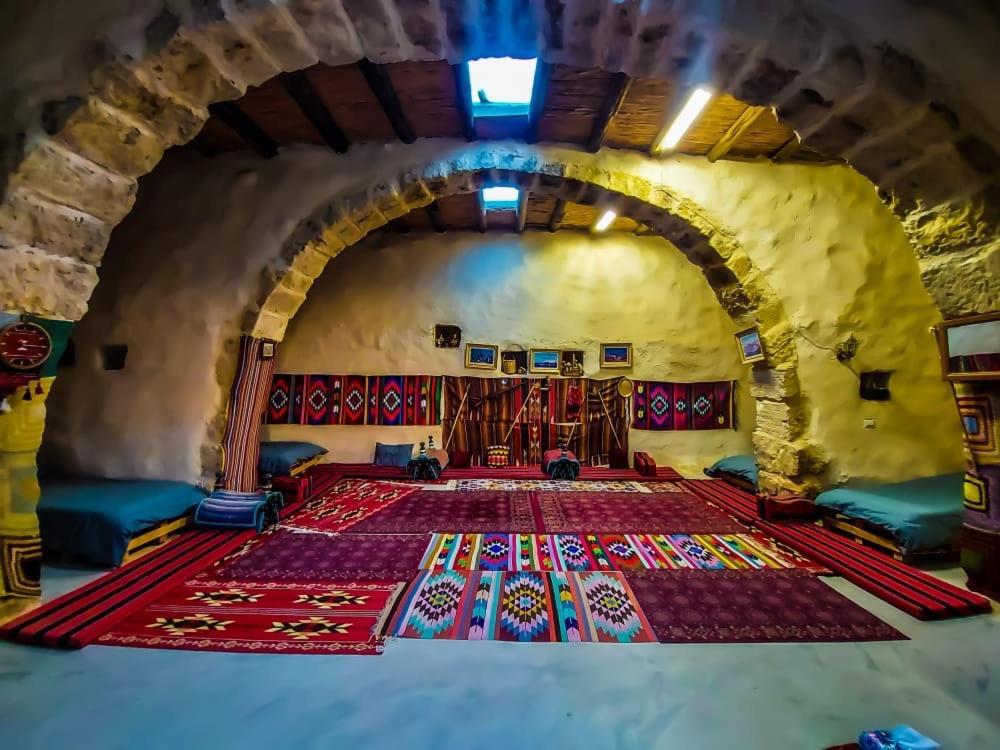 Mumia Restaurant & House Pension Karak Buitenkant foto