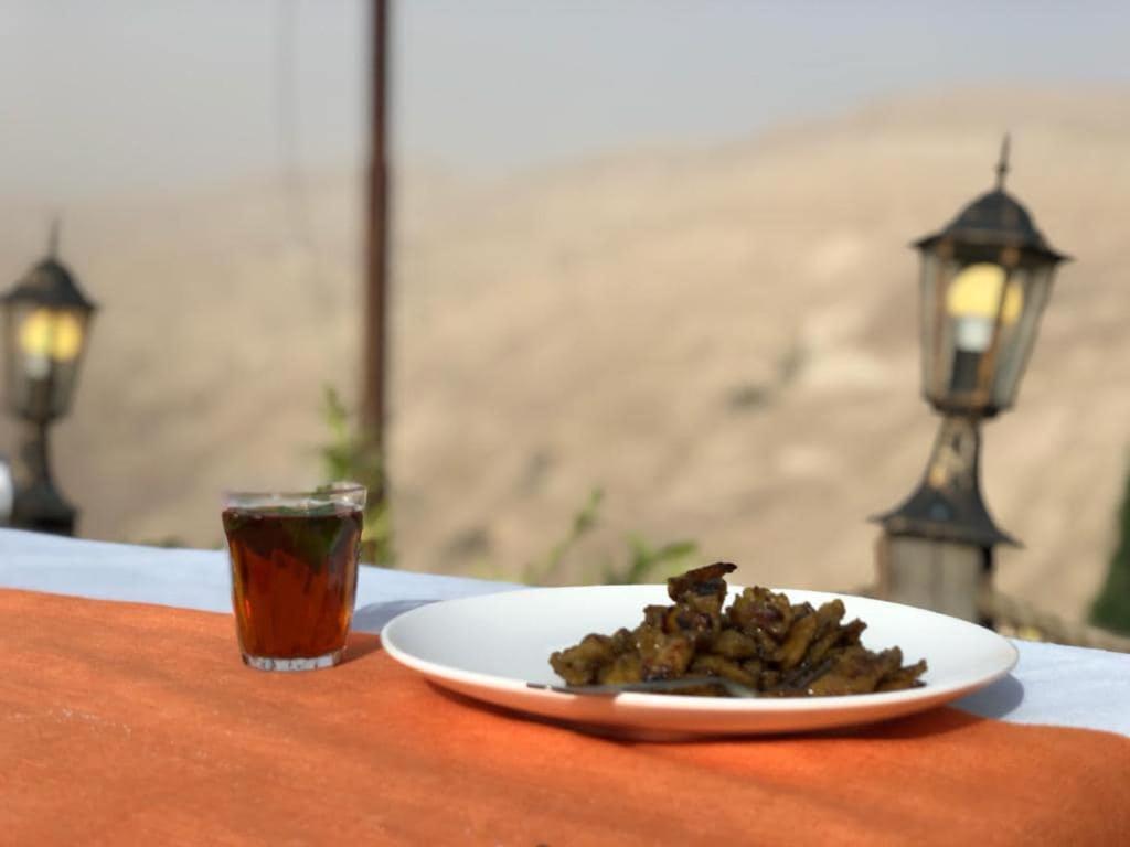 Mumia Restaurant & House Pension Karak Buitenkant foto